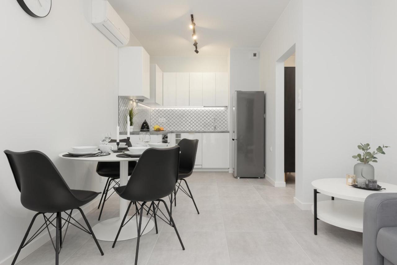 With Balcony By The Park In By Renters Prestige * Lodz (Lodz)